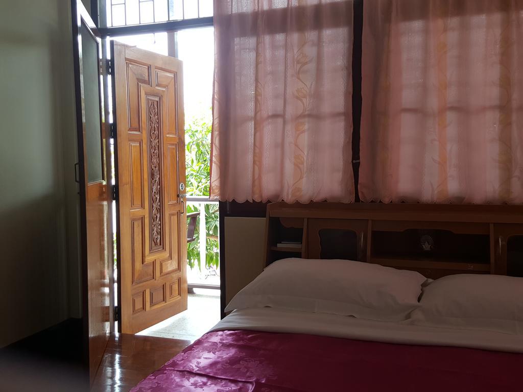 Emmanuel Guesthouse Prachuap Khiri Khan Exterior foto