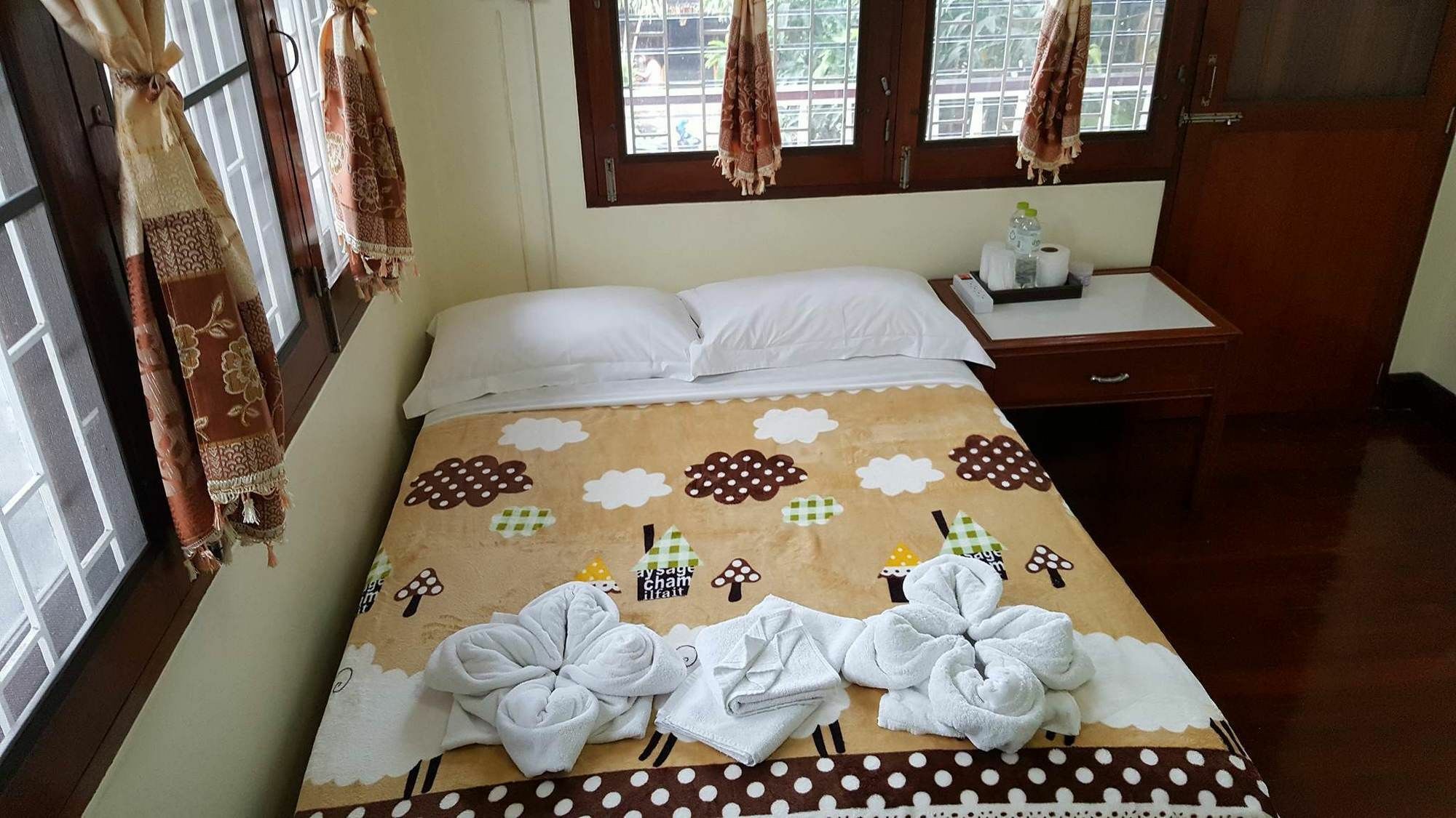 Emmanuel Guesthouse Prachuap Khiri Khan Exterior foto